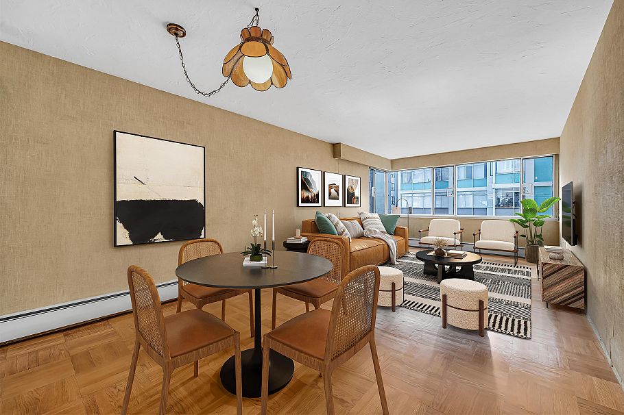 301 1050 Chilco Street Vancouver, BC - 2