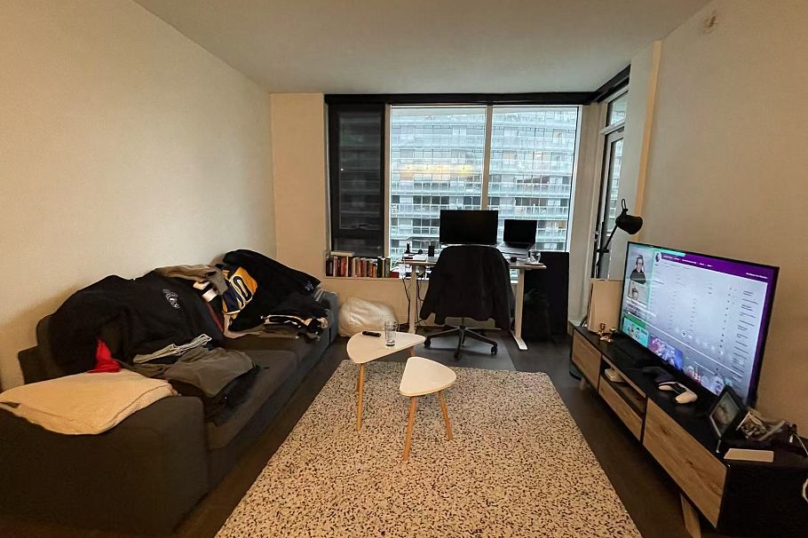 1817 68 Smithe Street Vancouver, BC - 3