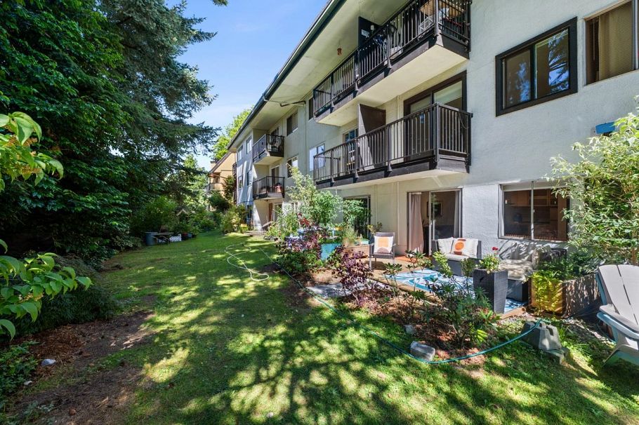 109 36 E 14th Avenue Vancouver, BC - 16