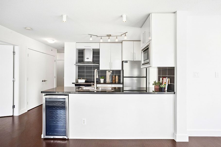 689 Abbott Street Vancouver, BC - 10