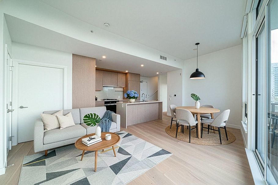 606 5212 Cambie Street Vancouver, BC - 1