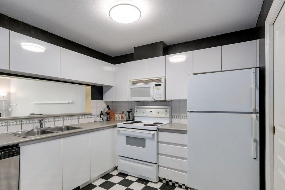 3 8420 Jellicoe Street Vancouver, BC - 10