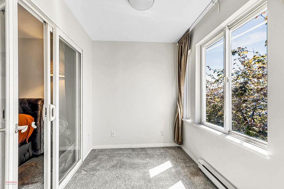 208 333 E 1st Street North Vancouver, BC - 14