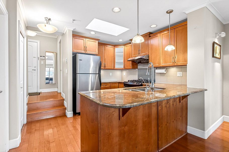 406 2103 W 45th Avenue Vancouver, BC - 6