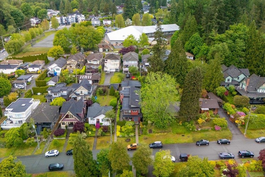 640 W 15th Street North Vancouver, BC - 37