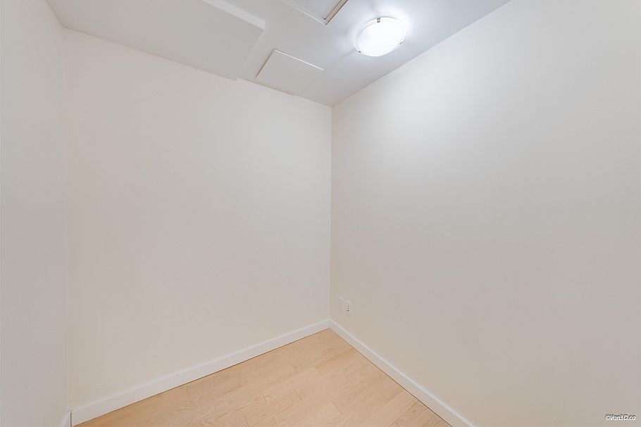 1002 88 W 1st Avenue Vancouver, BC - 23