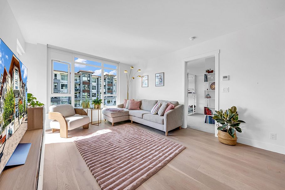 305 2707 Library Lane North Vancouver, BC - 5