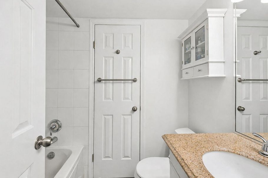 208 828 W 14th Avenue Vancouver, BC - 19