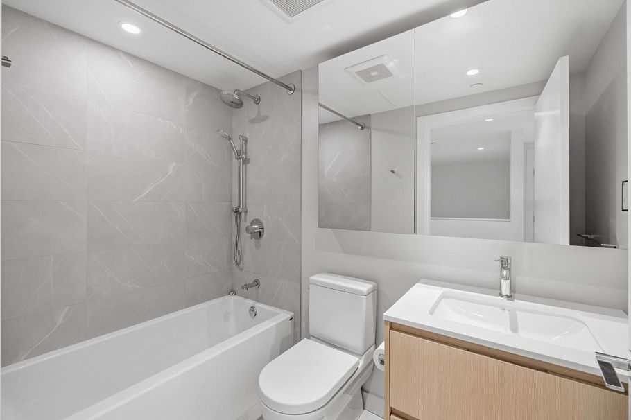 505 1500 Fern Street North Vancouver, BC - 27