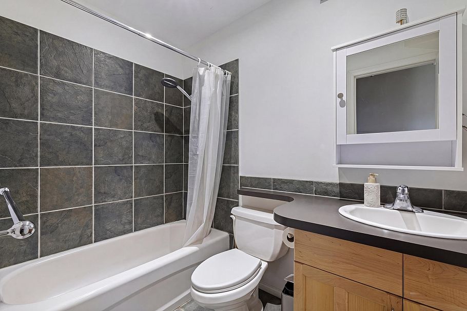 306 1345 W 4th Avenue Vancouver, BC - 5