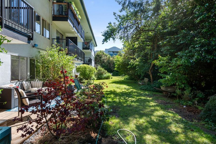 109 36 E 14th Avenue Vancouver, BC - 18
