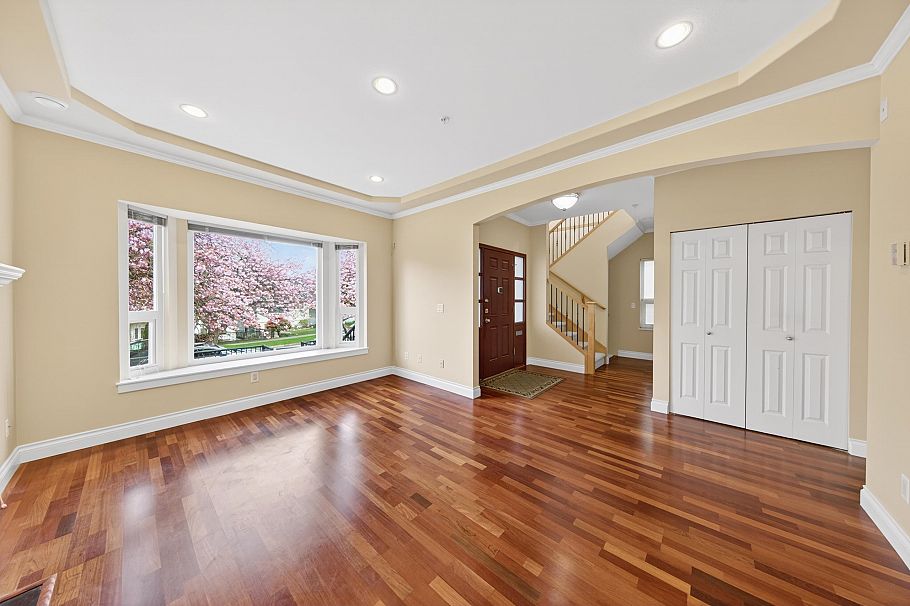 3076 E 27th Avenue Vancouver, BC - 13
