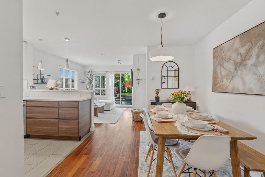 104 365 E 1st Street North Vancouver, BC - 18