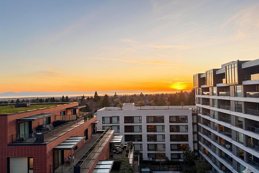 904 1561 W 57th Avenue Vancouver, BC - 1