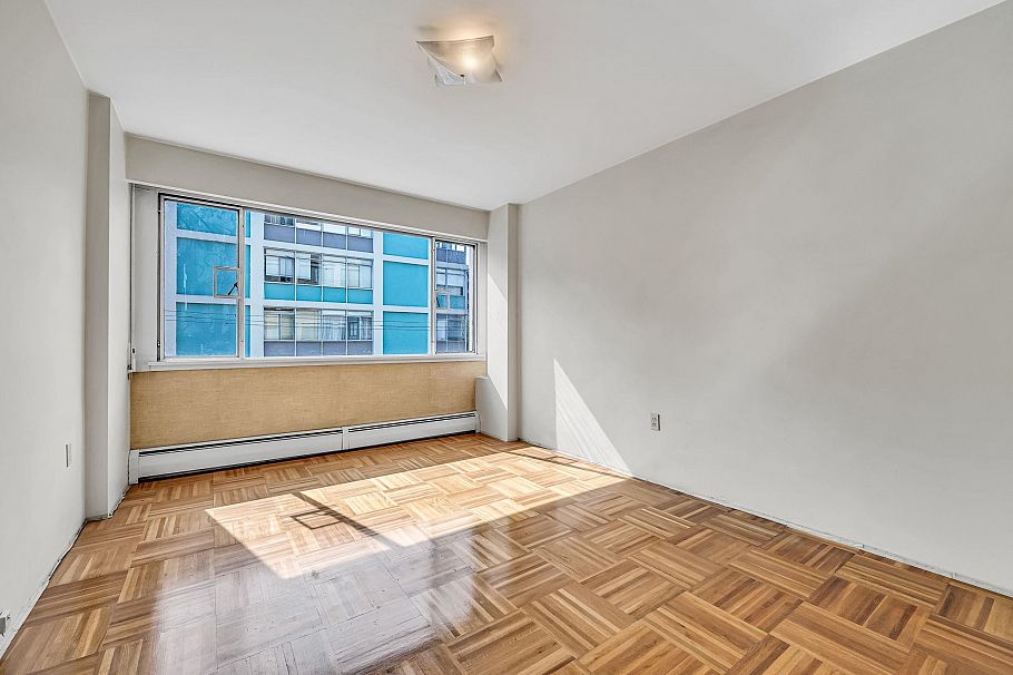 301 1050 Chilco Street Vancouver, BC - 9