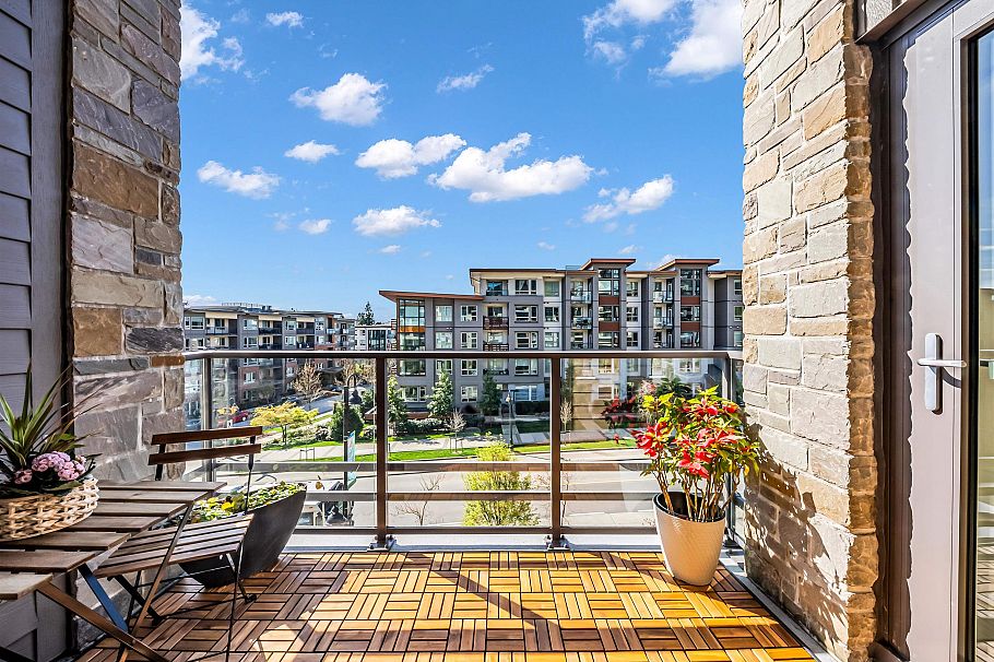 305 2707 Library Lane North Vancouver, BC - 12