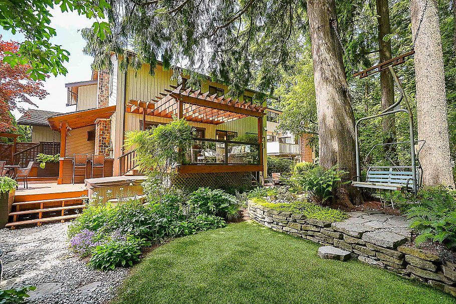 2857 Violet Street North Vancouver, BC - 29