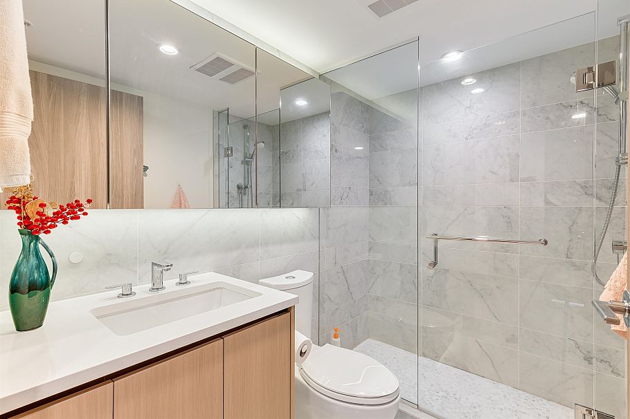 2001 455 SW Marine Drive Vancouver, BC - 16