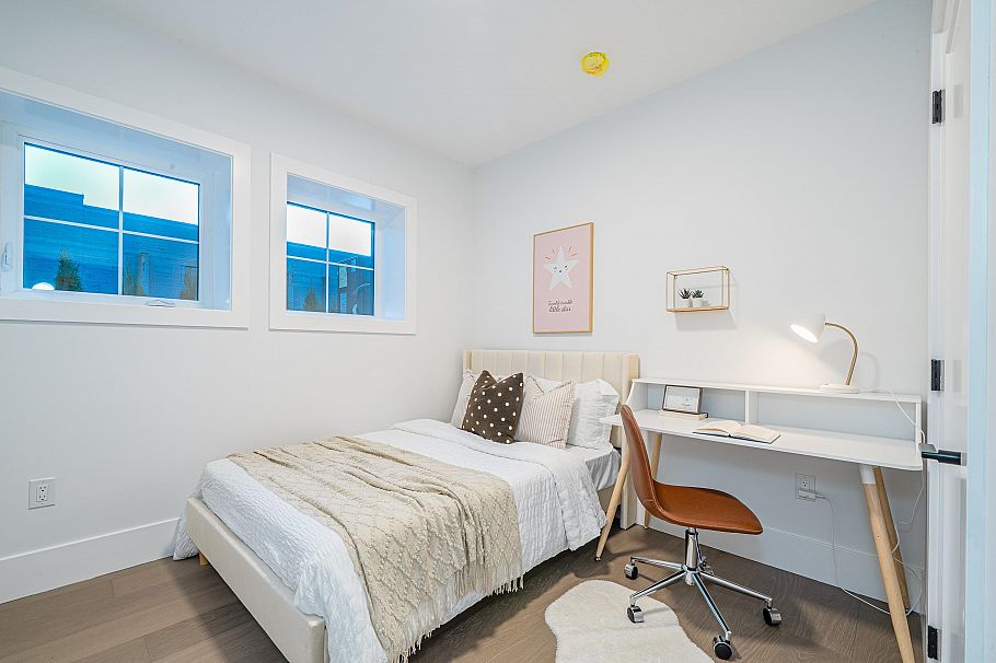 A 2735 W 8th Avenue Vancouver, BC - 15