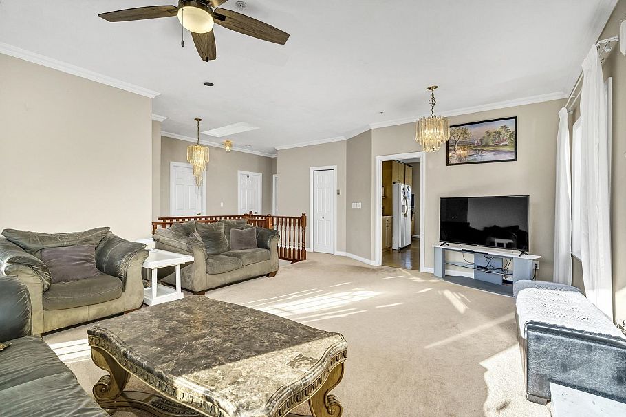 591 E 28th Avenue Vancouver, BC - 2