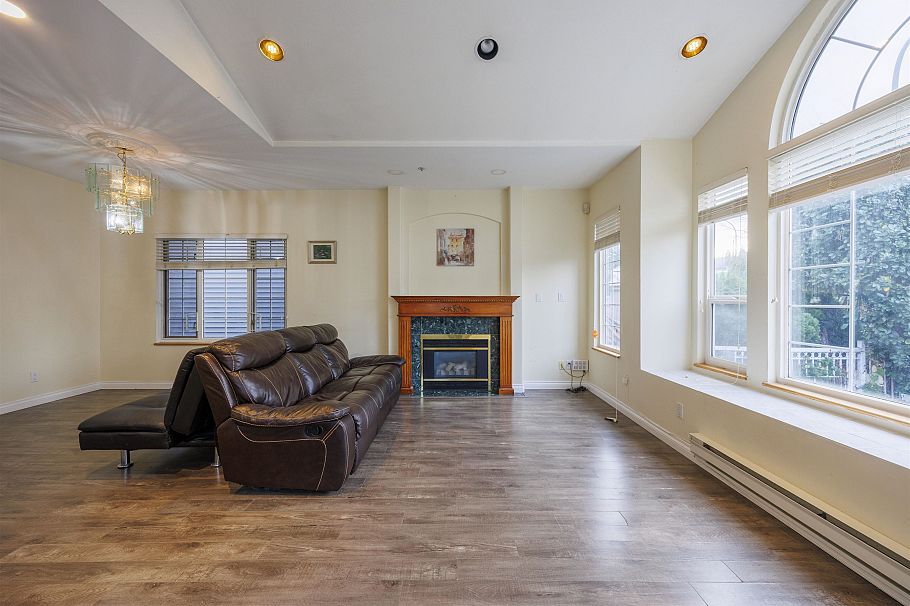 4774 Knight Street Vancouver, BC - 4