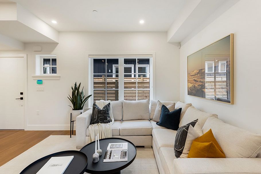 1 552 Kaslo Street Vancouver, BC - 6