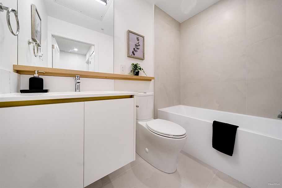 206 918 W 32nd Avenue Vancouver, BC - 11