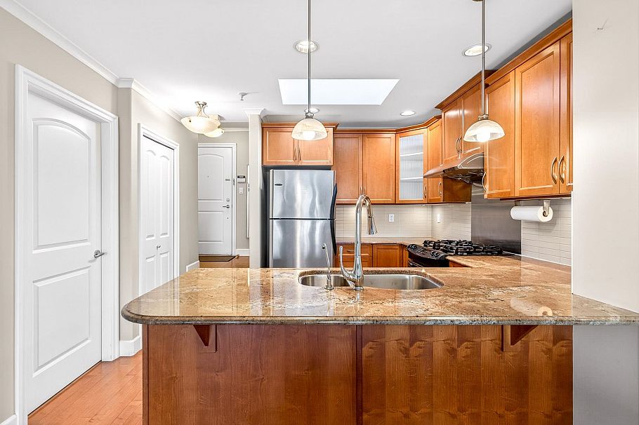 406 2103 W 45th Avenue Vancouver, BC - 7