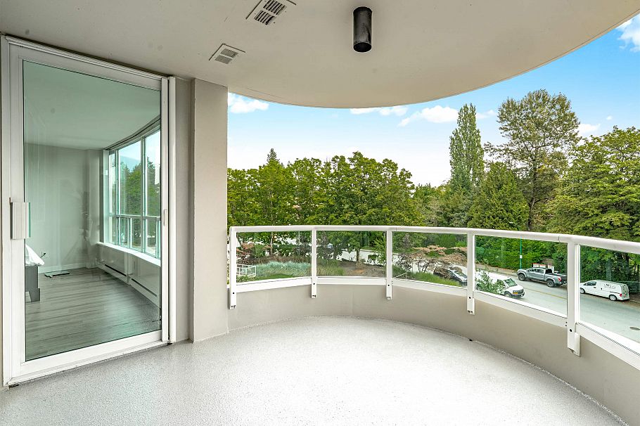 406 995 Roche Point Drive North Vancouver, BC - 2