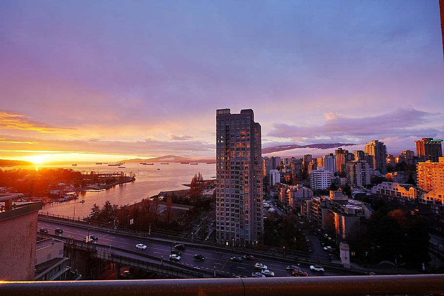 2103 907 Beach Avenue Vancouver, BC - 3