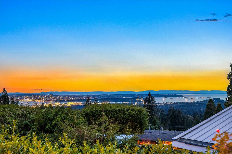 403 Newdale Court North Vancouver, BC - 35