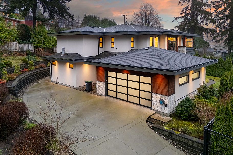 2902 St. Andrews Avenue North Vancouver, BC - 3