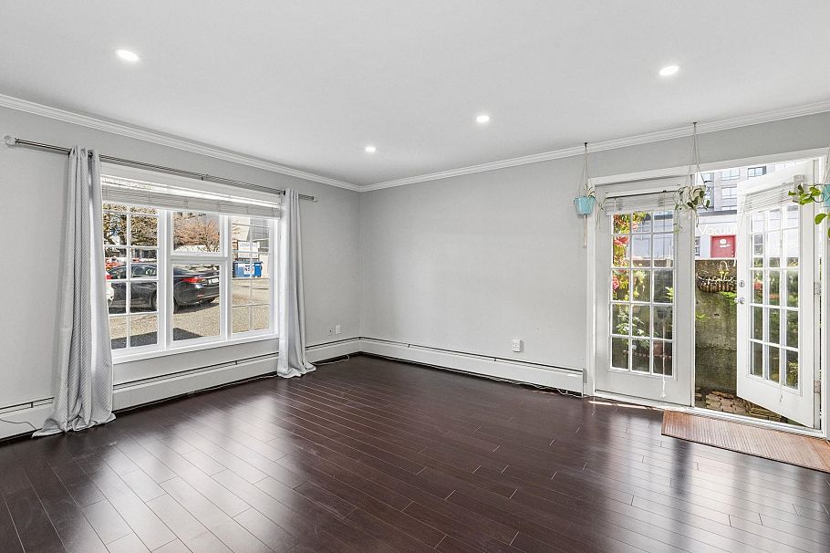 102 120 W 17th Street North Vancouver, BC - 3