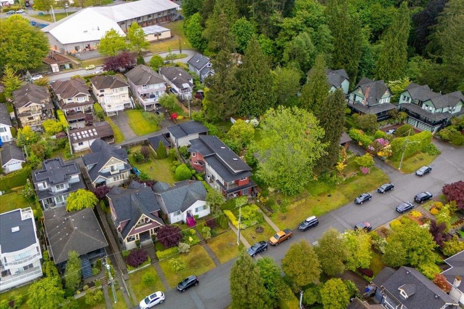 640 W 15th Street North Vancouver, BC - 38