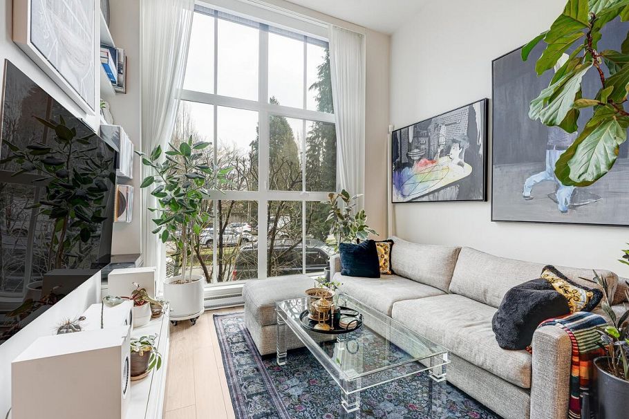 3431 Porter Street Vancouver, BC - 2