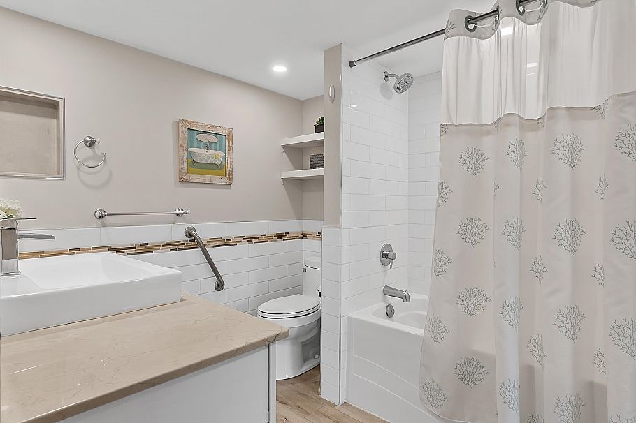 205 2445 W 3rd Avenue Vancouver, BC - 23