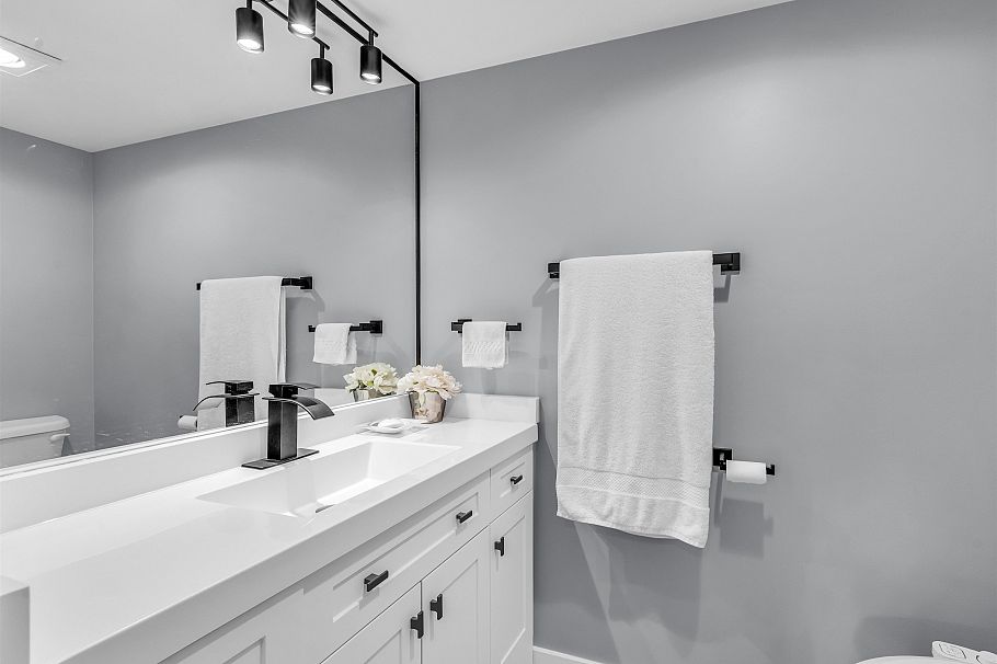 406 995 Roche Point Drive North Vancouver, BC - 16