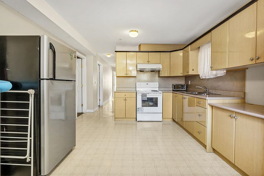 591 E 28th Avenue Vancouver, BC - 7