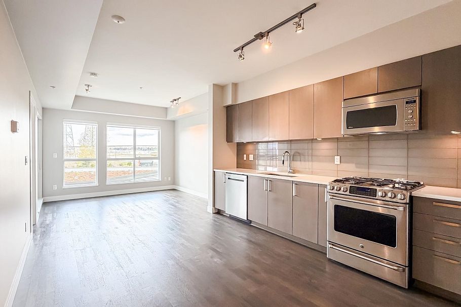 307 10033 River Drive Richmond, BC - 5