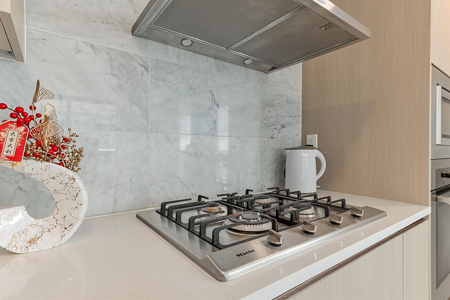 2001 455 SW Marine Drive Vancouver, BC - 6