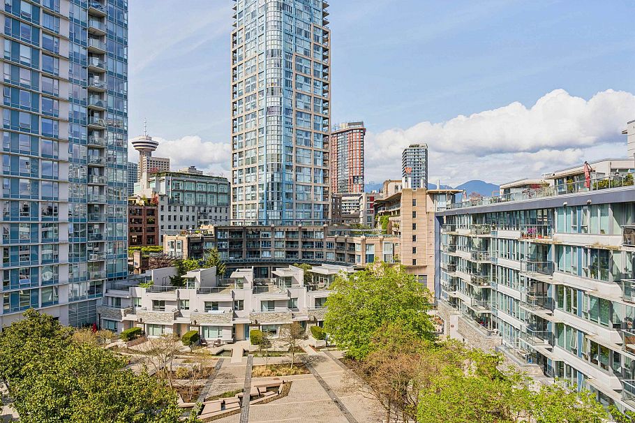 689 Abbott Street Vancouver, BC - 7