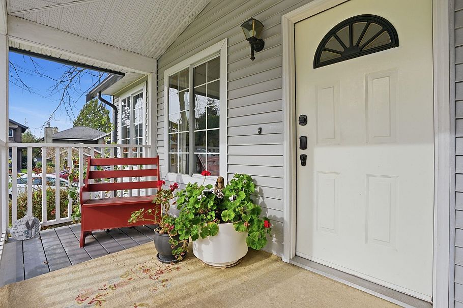 3300 Manning Crescent North Vancouver, BC - 2