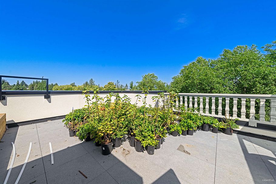 206 918 W 32nd Avenue Vancouver, BC - 24