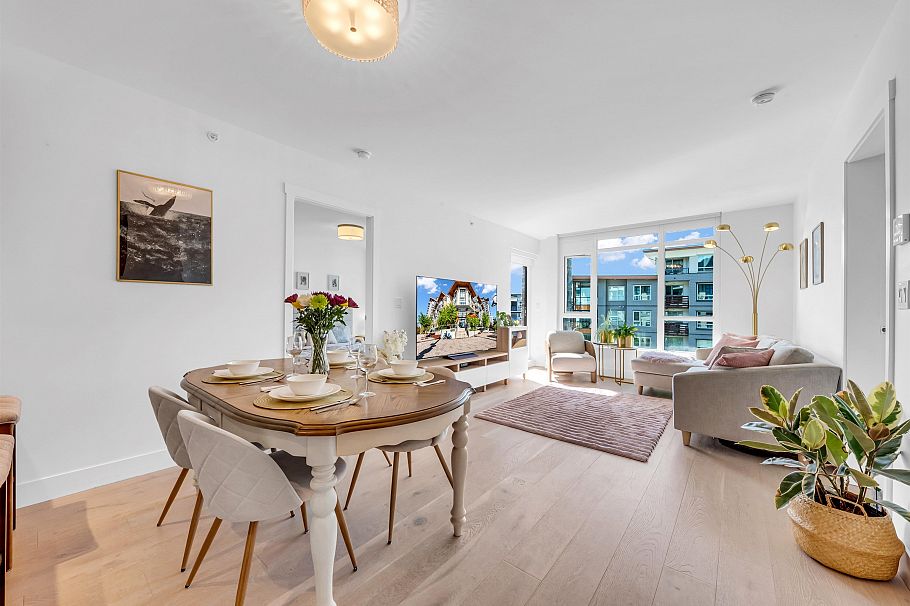 305 2707 Library Lane North Vancouver, BC - 3