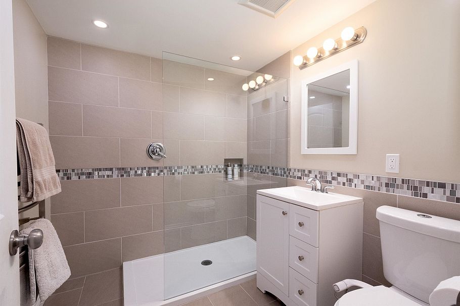 2873 Panorama Drive North Vancouver, BC - 33