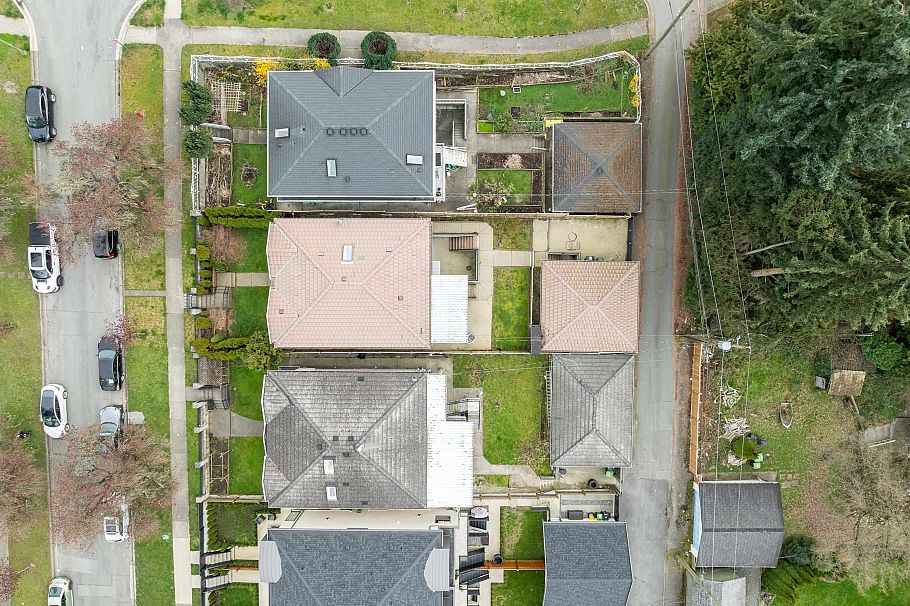 1788 E 64th Avenue Vancouver, BC - 37