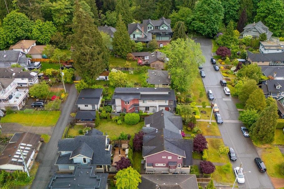 640 W 15th Street North Vancouver, BC - 39