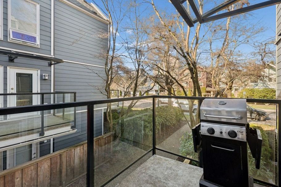 208 828 W 14th Avenue Vancouver, BC - 11