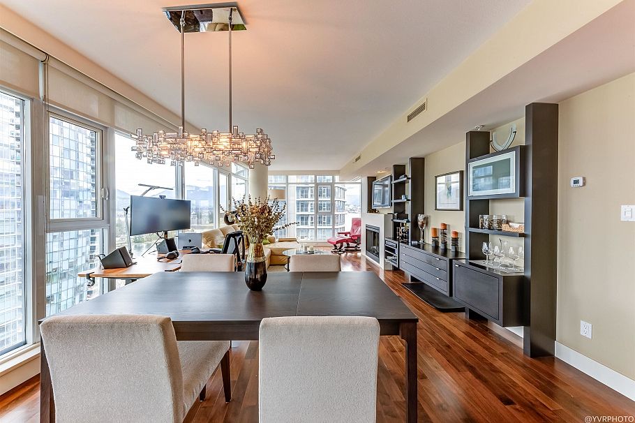 2102 1205 W Hastings Street Vancouver, BC - 2