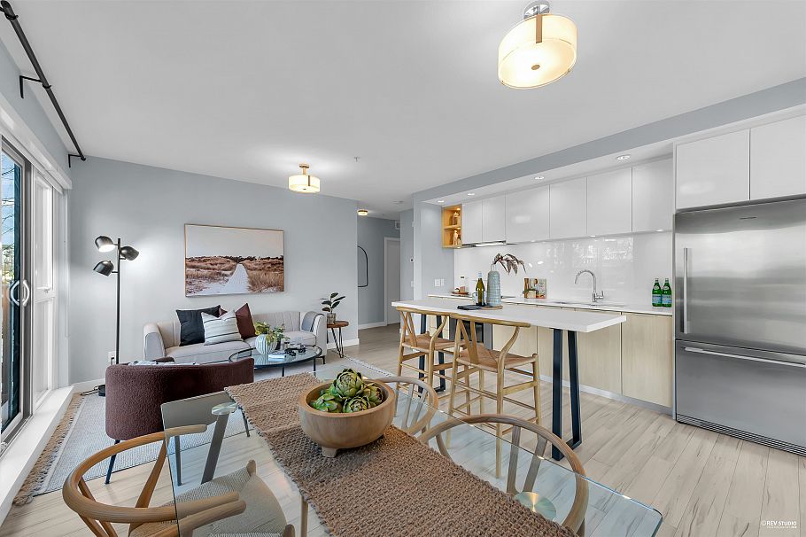 207 111 E 3rd Street North Vancouver, BC - 4